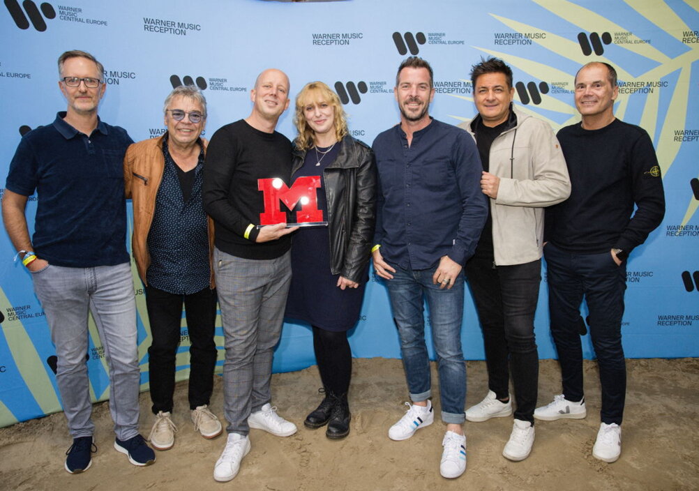Warner Music Warner Music schließt neue Vertriebspartnerschaft mit